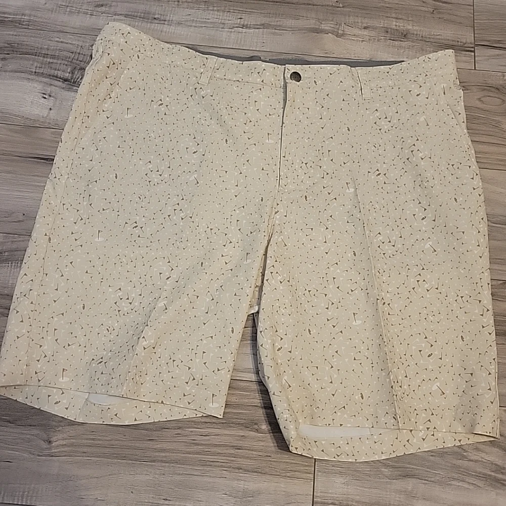 NWT Adidas Ultimate Golf Shorts Mens 40 Biege Brown Chino Allover All Print